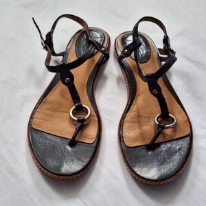 Frye size 10 Black & Tan Mary Harness Thong Sandals.